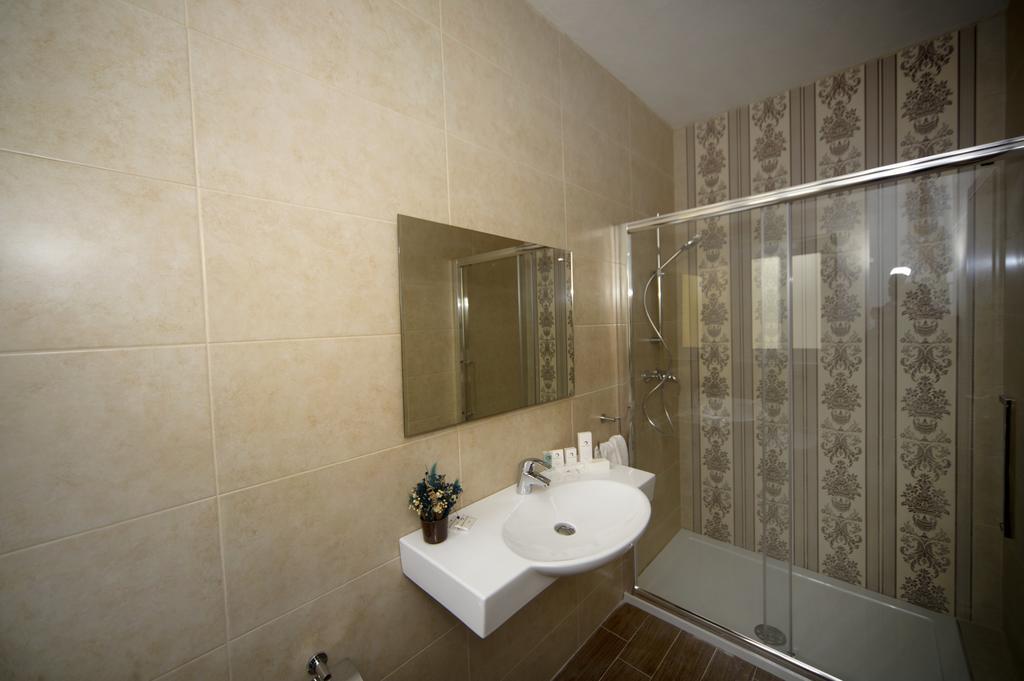 Slimiza Suites Sliema Room photo